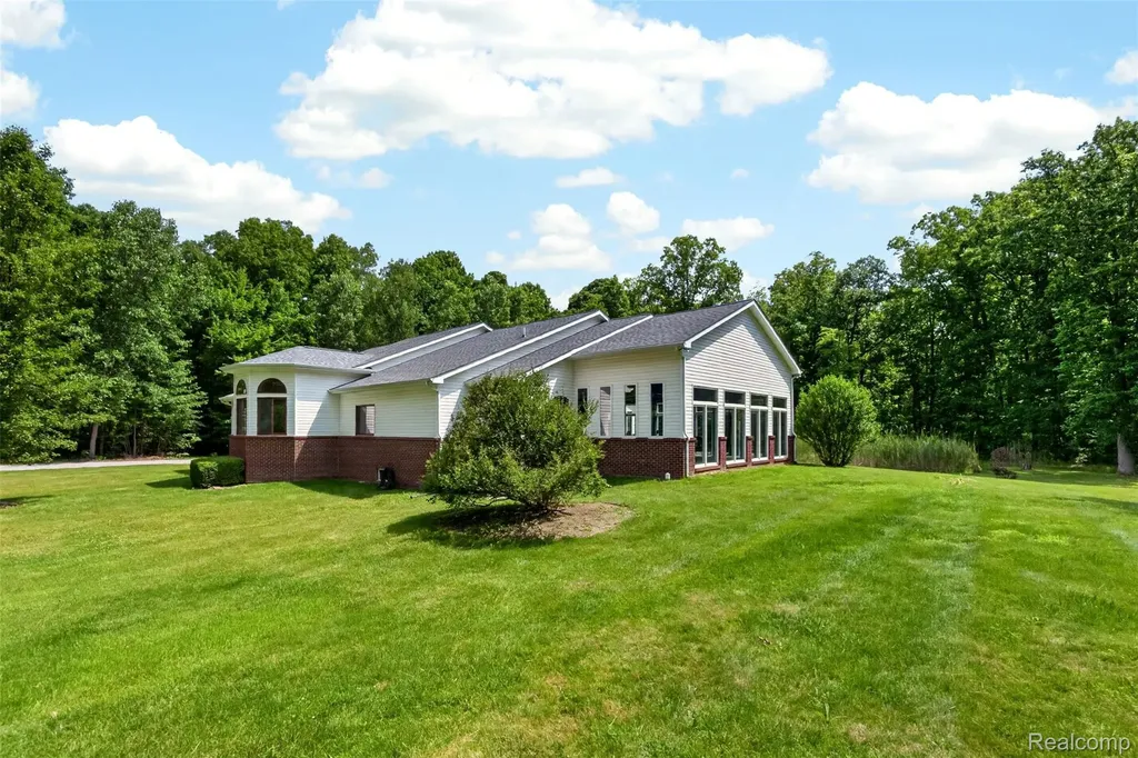 1621 Preservation Lane St. Clair City MI 48079