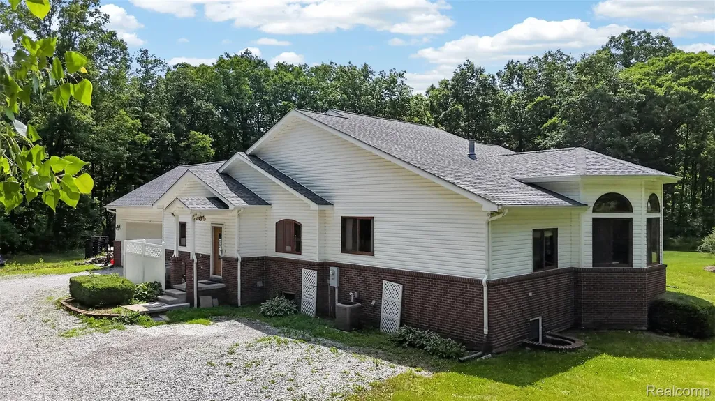 1621 Preservation Lane St. Clair City MI 48079