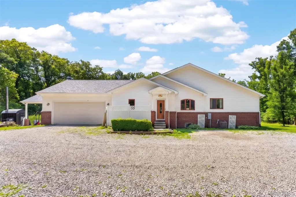1621 Preservation Lane St. Clair City MI 48079