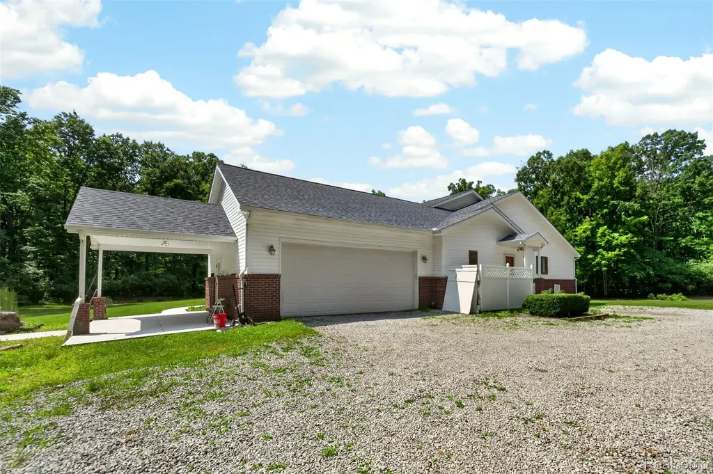 1621 Preservation Lane St. Clair City MI 48079