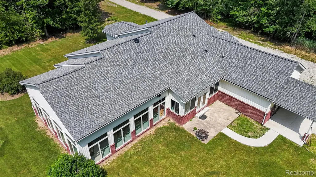 1621 Preservation Lane St. Clair City MI 48079