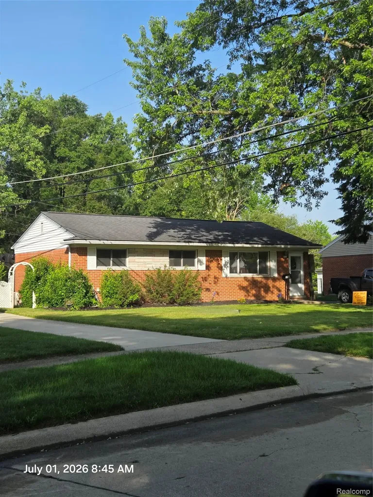 10952 Lesure E Sterling Heights City MI 48035