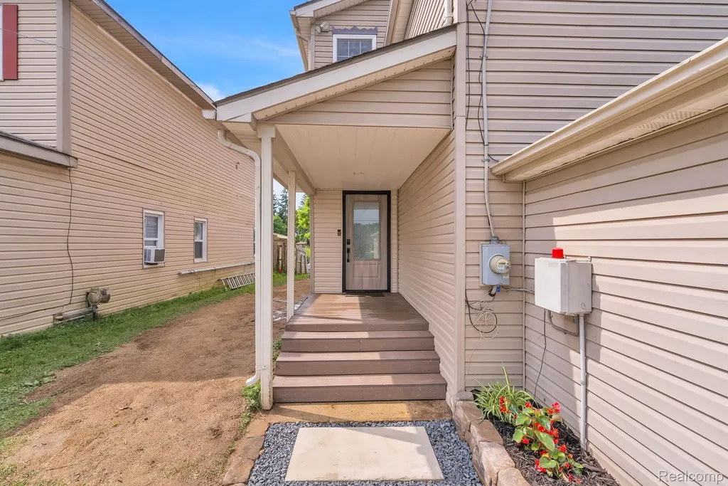 8963 Tackles Drive White Lake Charter Township MI 48386