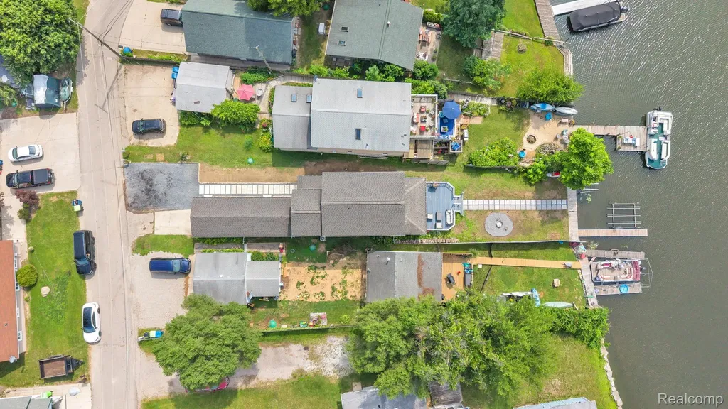 8963 Tackles Drive White Lake Charter Township MI 48386