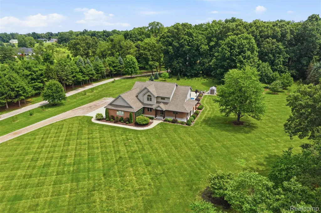 462 Gulley Road Oceola Township MI 48843
