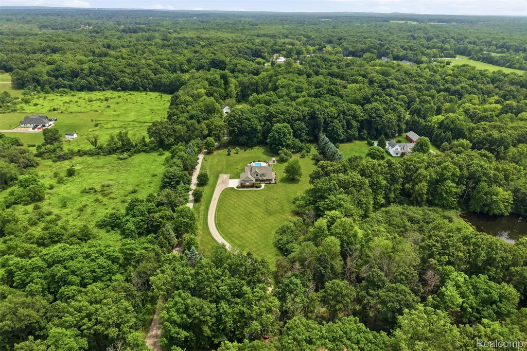 462 Gulley Road Oceola Township MI 48843