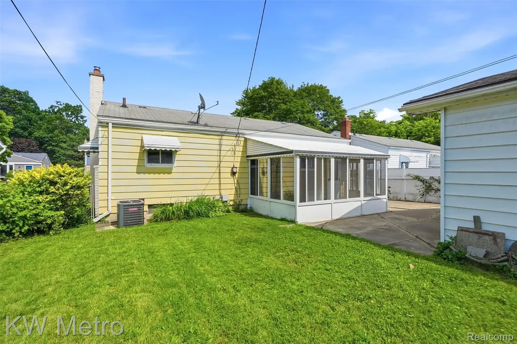 732 Hecht Drive Madison Heights City MI 48071