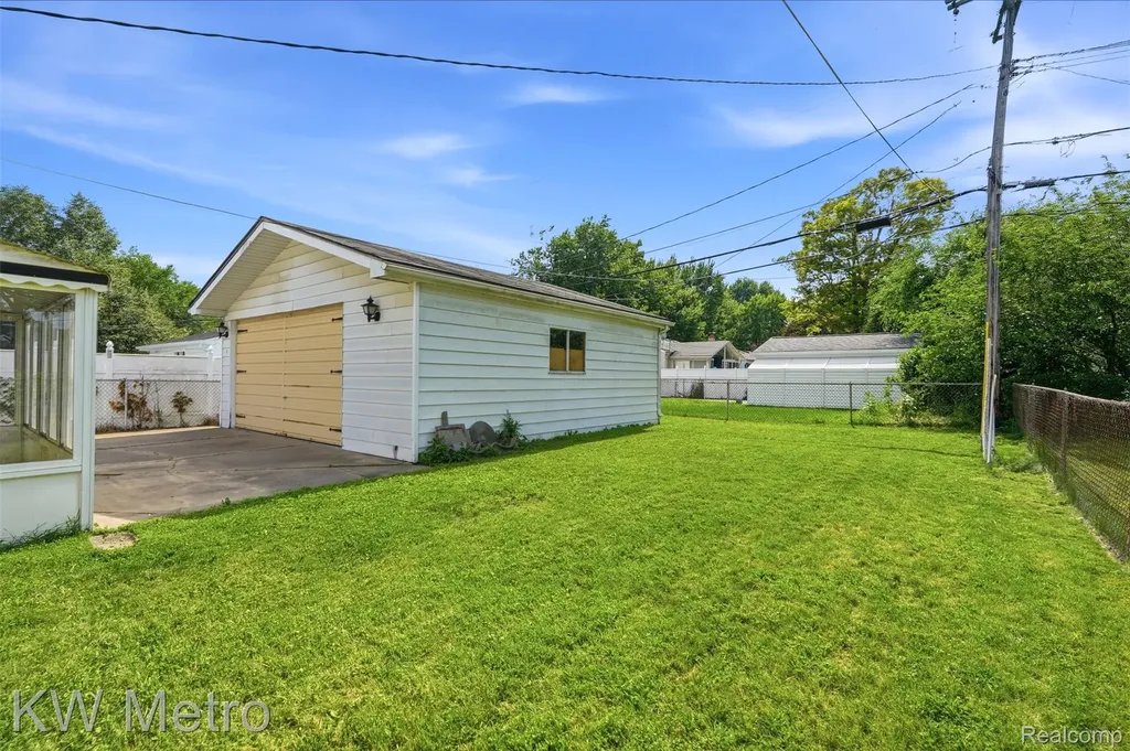 732 Hecht Drive Madison Heights City MI 48071
