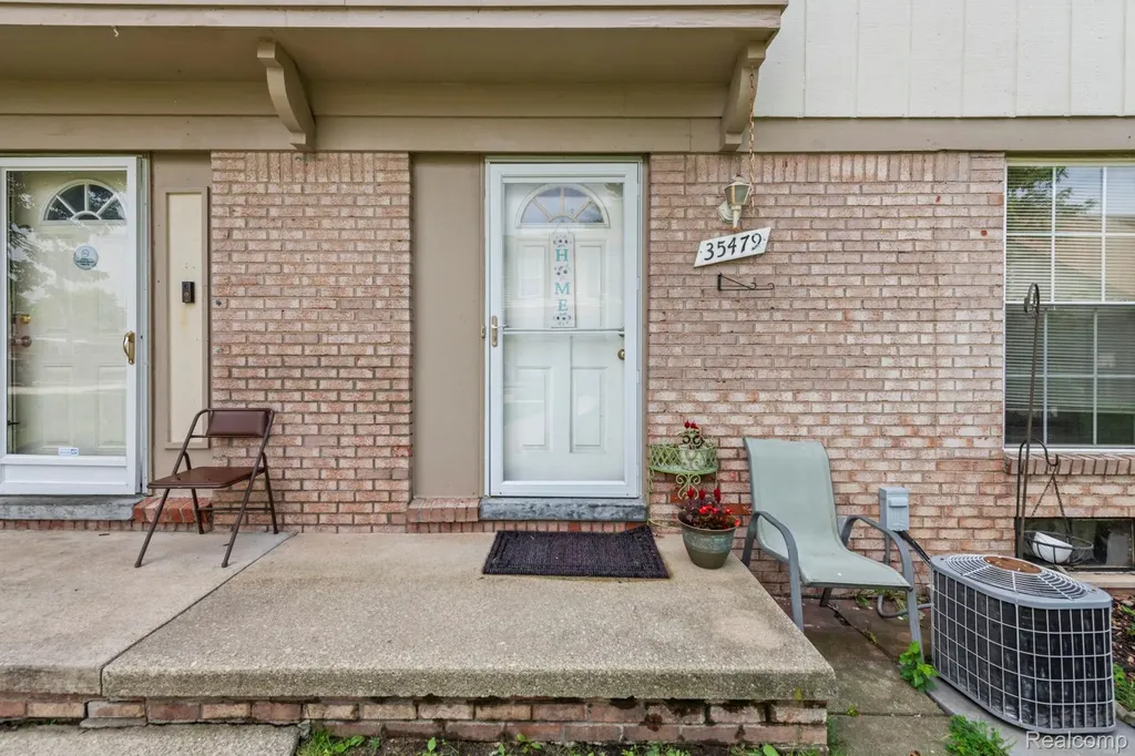 35479 Turner Drive Sterling Heights City MI 48312