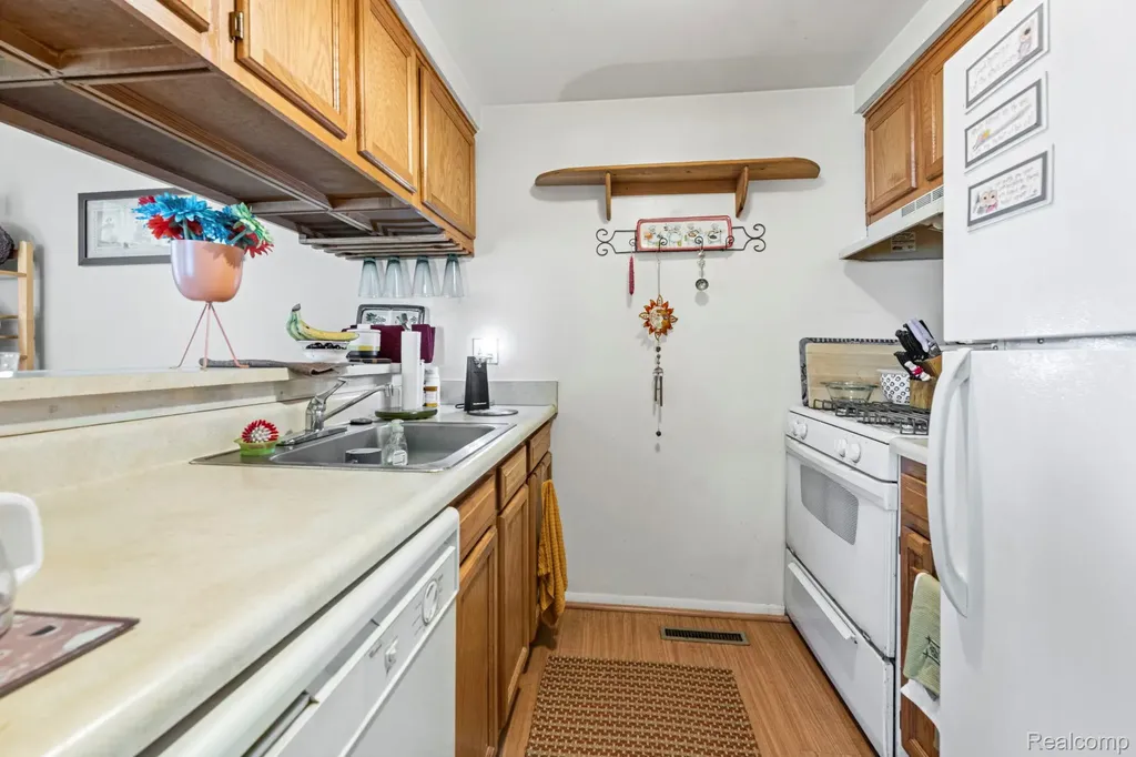 35479 Turner Drive Sterling Heights City MI 48312
