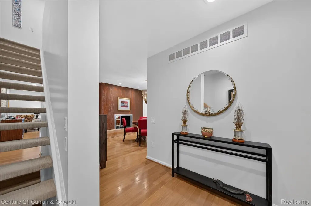 1148 Hillpointe Circle Bloomfield Charter Township MI 48304