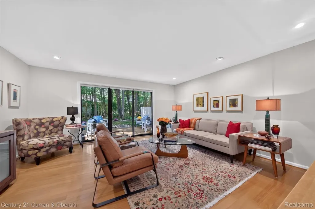 1148 Hillpointe Circle Bloomfield Charter Township MI 48304