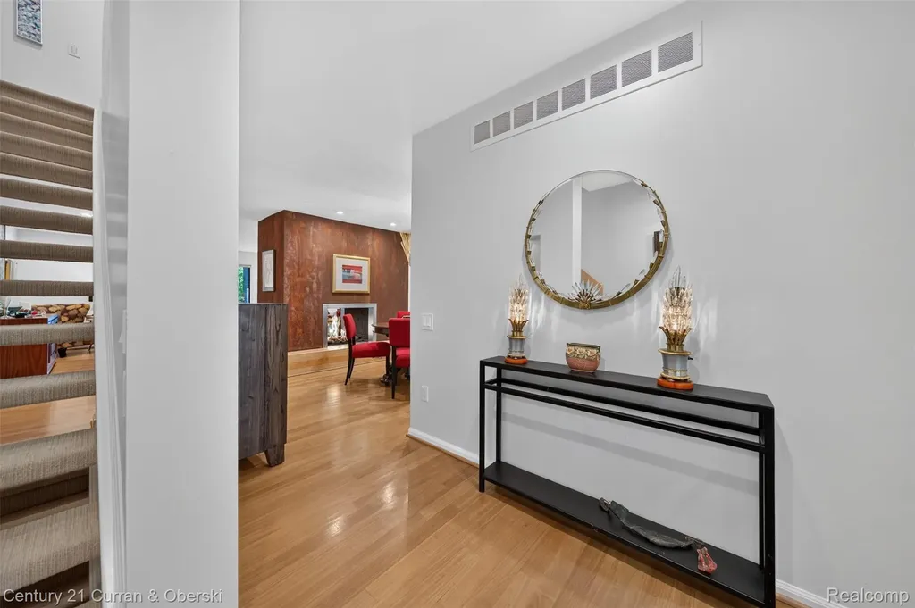 1148 Hillpointe Circle Bloomfield Charter Township MI 48304