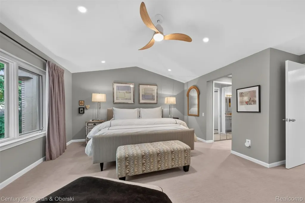 1148 Hillpointe Circle Bloomfield Charter Township MI 48304