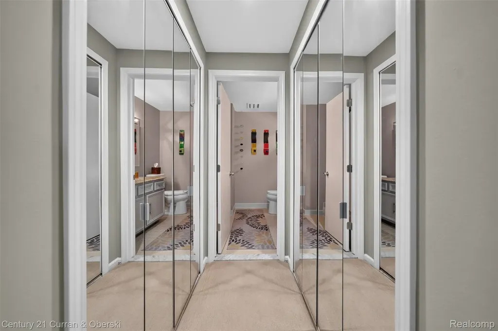 1148 Hillpointe Circle Bloomfield Charter Township MI 48304
