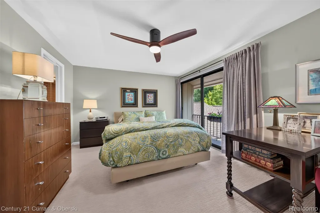 1148 Hillpointe Circle Bloomfield Charter Township MI 48304
