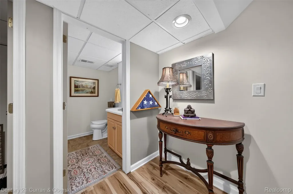1148 Hillpointe Circle Bloomfield Charter Township MI 48304
