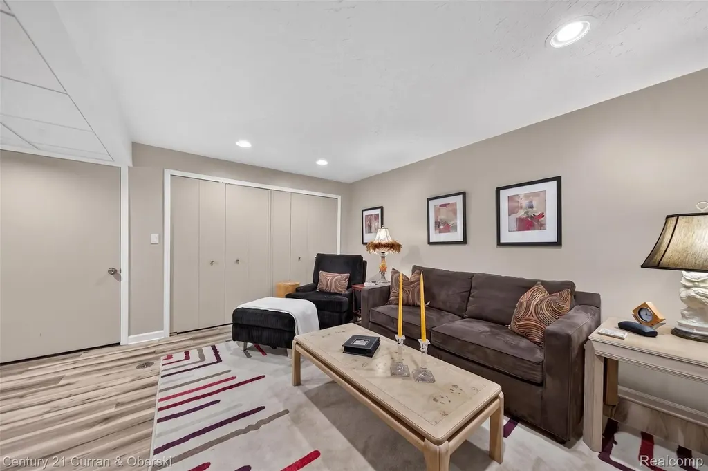 1148 Hillpointe Circle Bloomfield Charter Township MI 48304