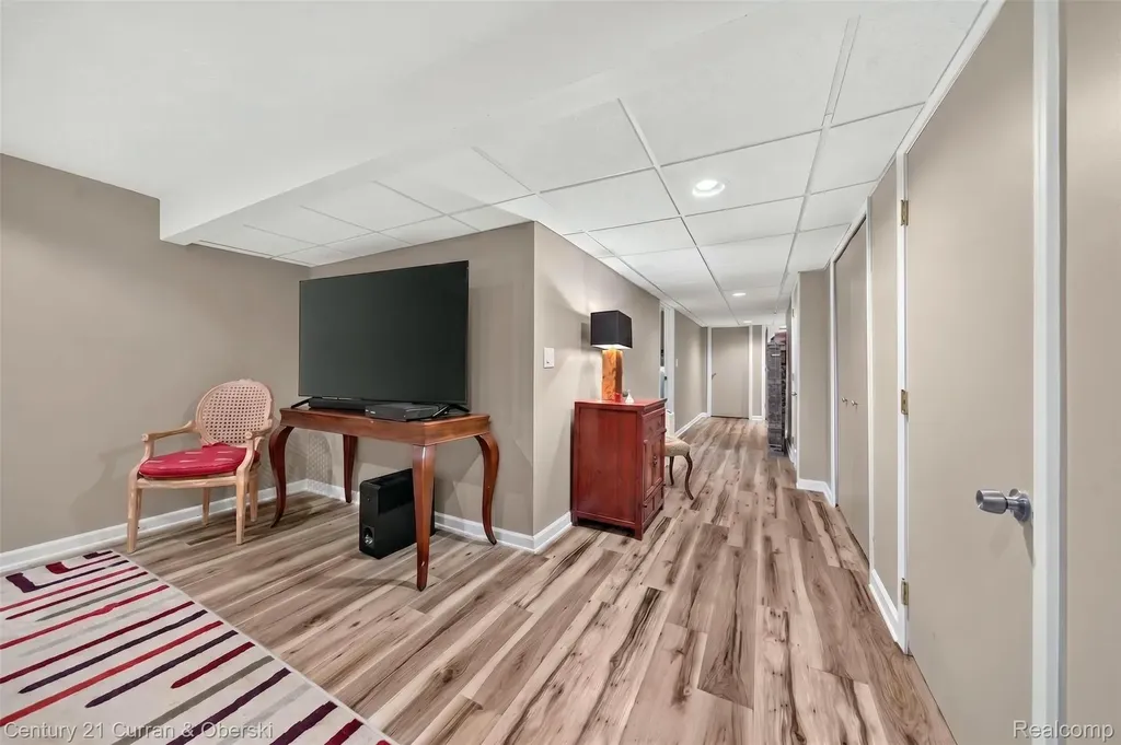 1148 Hillpointe Circle Bloomfield Charter Township MI 48304