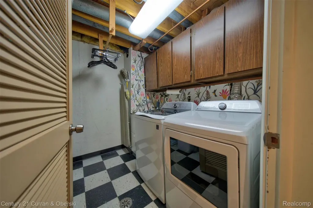 1148 Hillpointe Circle Bloomfield Charter Township MI 48304