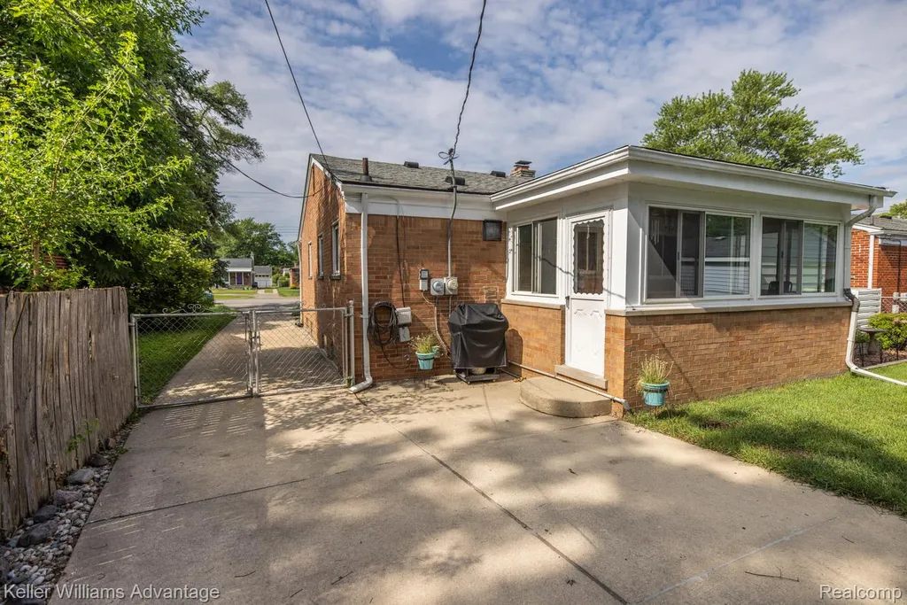 31731 Joy Road Westland City MI 48185