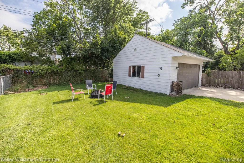 31731 Joy Road Westland City MI 48185