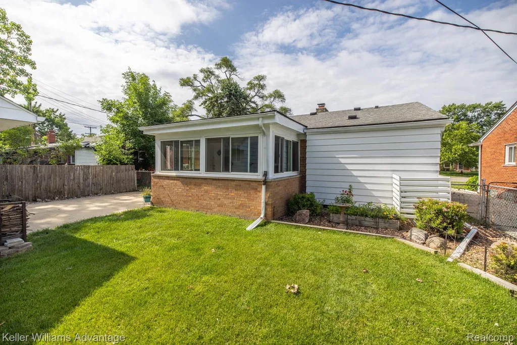 31731 Joy Road Westland City MI 48185