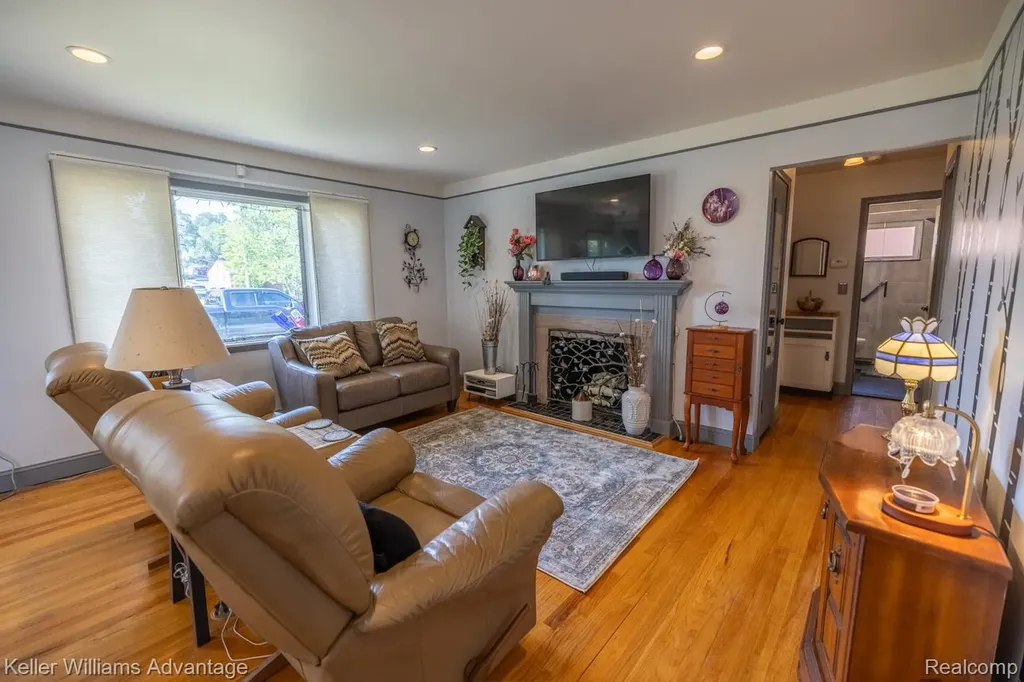 31731 Joy Road Westland City MI 48185