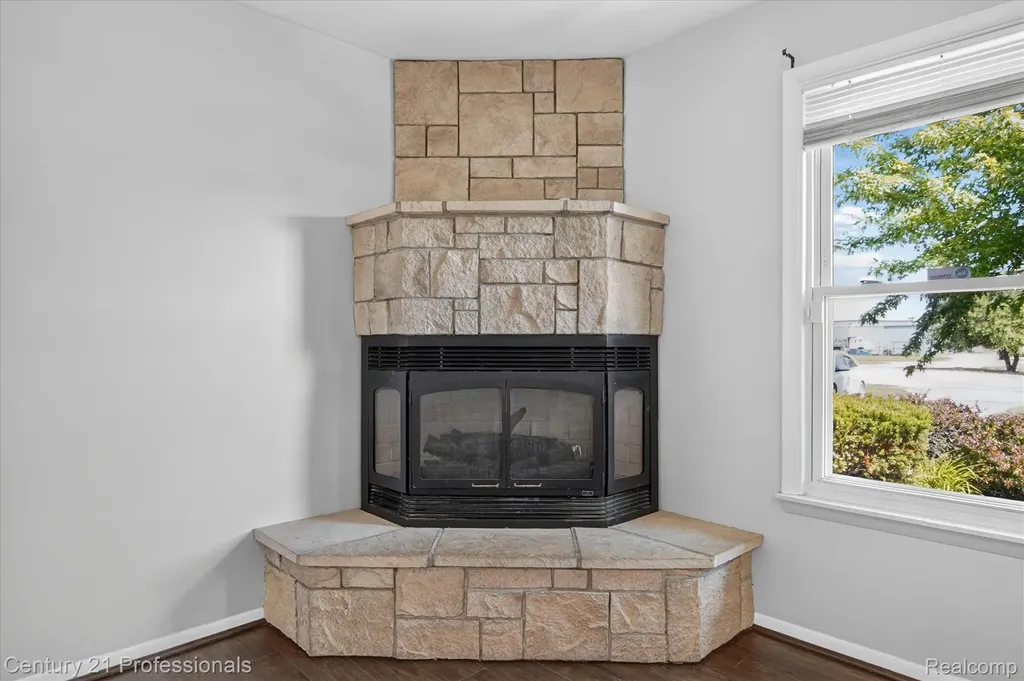 648 Newport Road Frenchtown Township MI 48117
