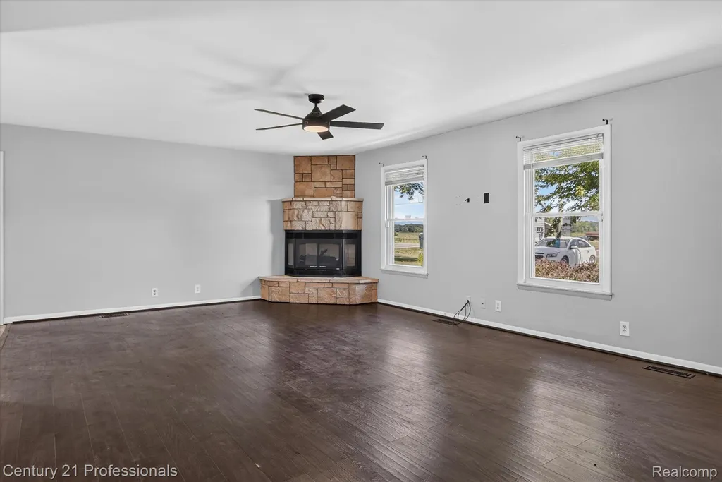 648 Newport Road Frenchtown Township MI 48117