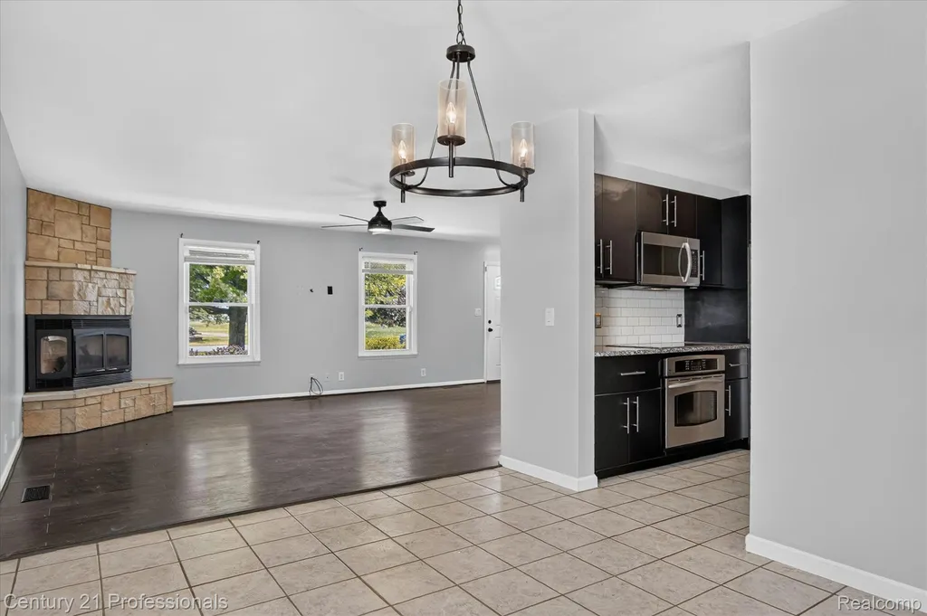 648 Newport Road Frenchtown Township MI 48117