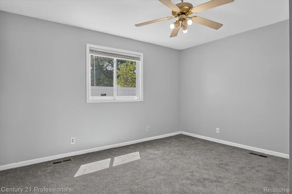 648 Newport Road Frenchtown Township MI 48117