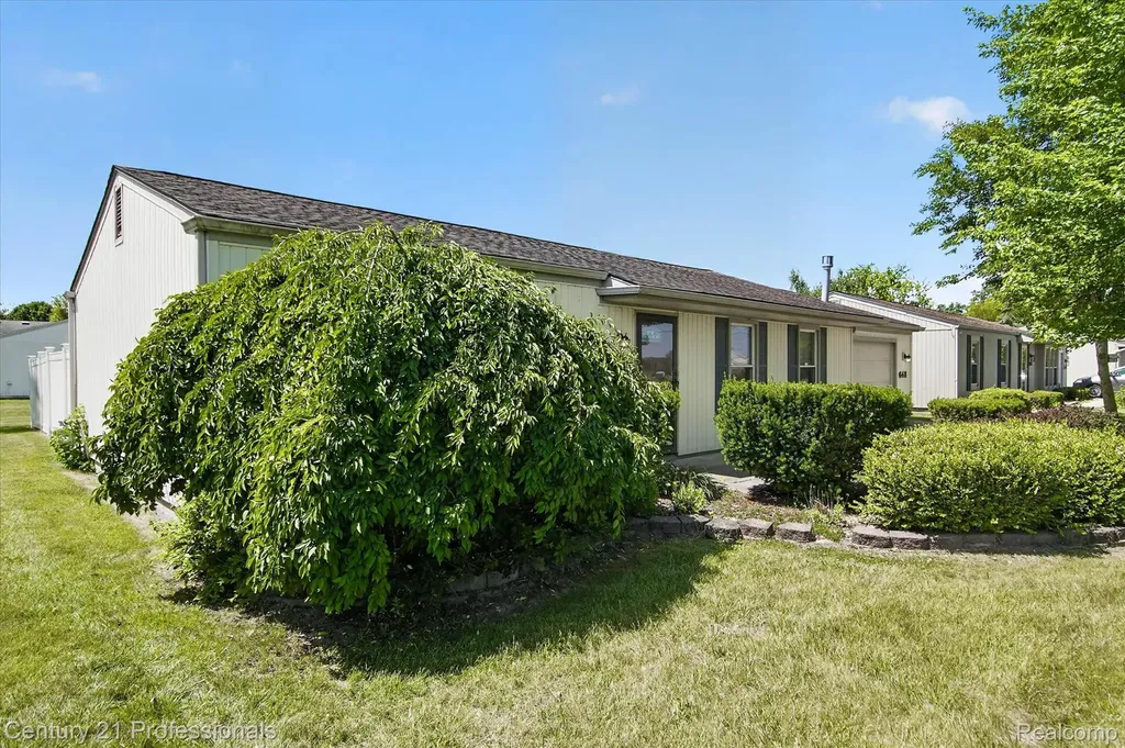 648 Newport Road Frenchtown Township MI 48117