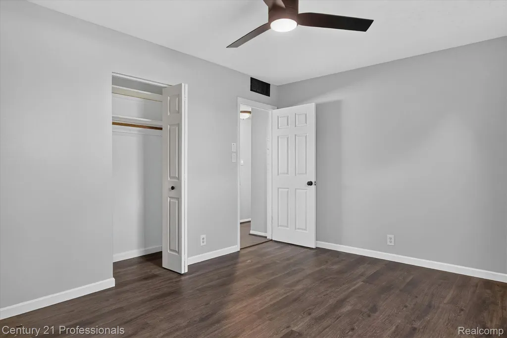 648 Newport Road Frenchtown Township MI 48117