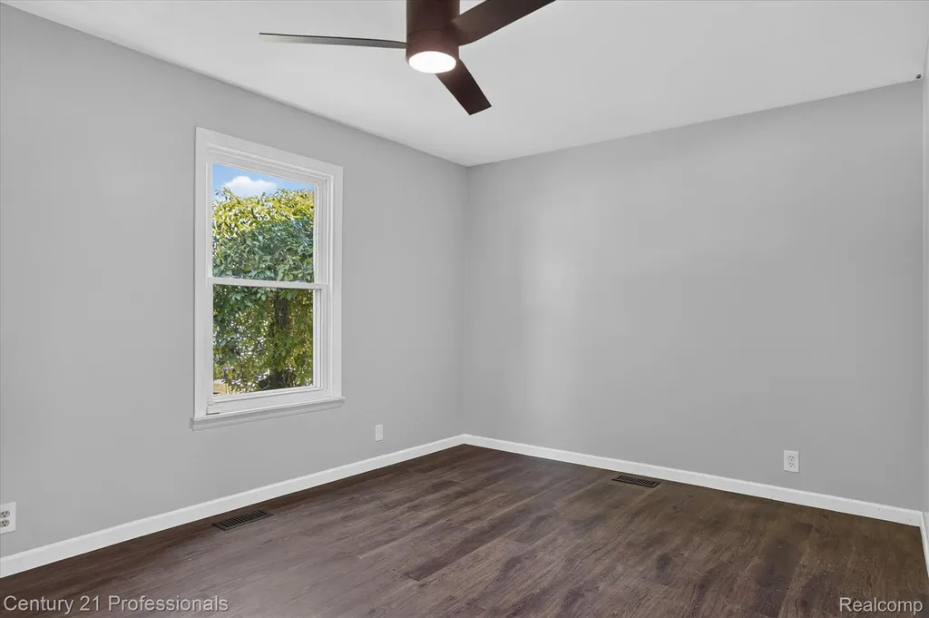 648 Newport Road Frenchtown Township MI 48117