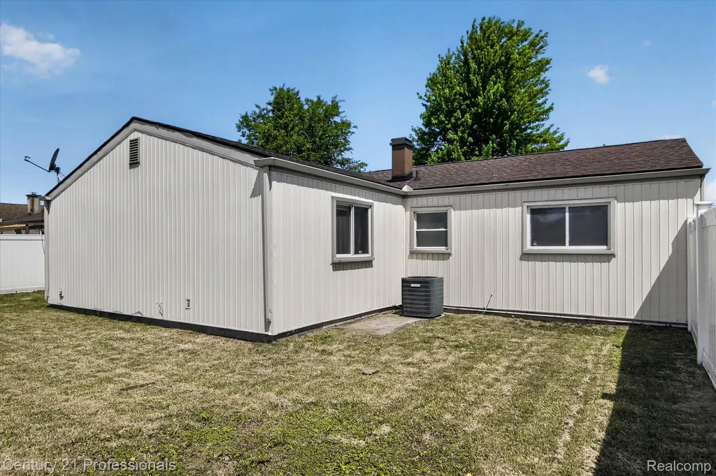 648 Newport Road Frenchtown Township MI 48117