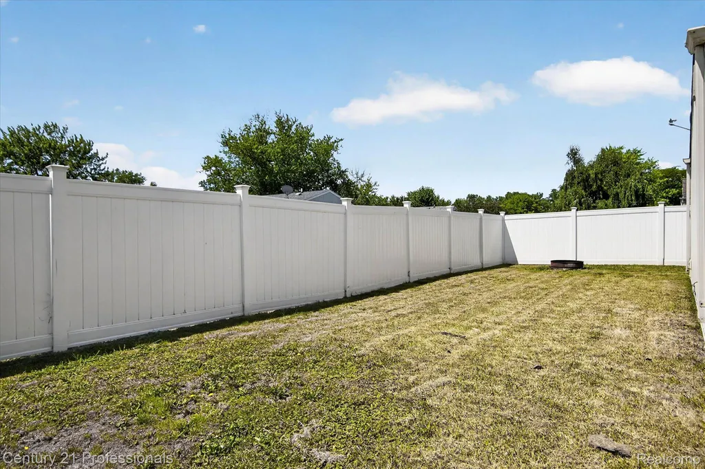 648 Newport Road Frenchtown Township MI 48117