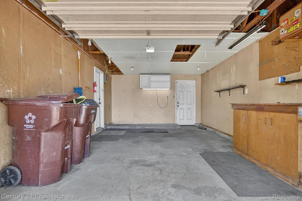 648 Newport Road Frenchtown Township MI 48117