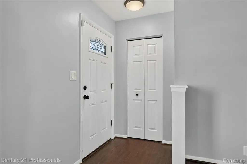 648 Newport Road Frenchtown Township MI 48117