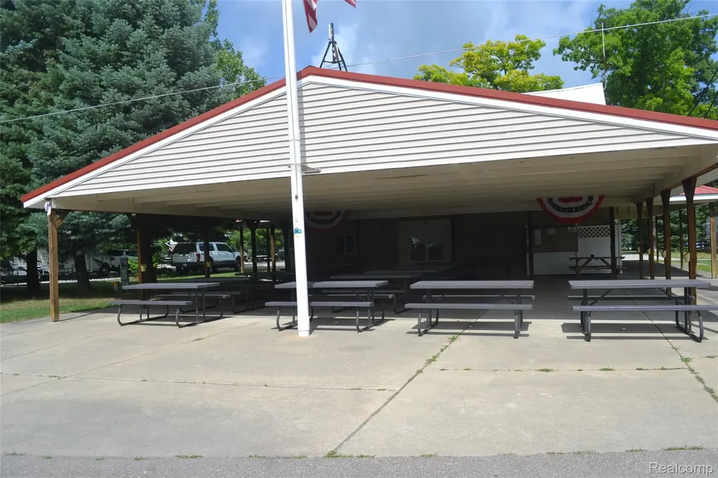 1140 S Ortonville Road Unit 98 Road Brandon Charter Township MI 48462