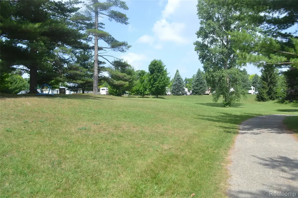 1140 S Ortonville Road Unit 98 Road Brandon Charter Township MI 48462