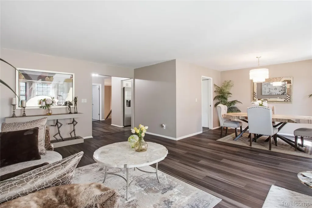 37091 Kirkshire Court Farmington Hills City MI 48331