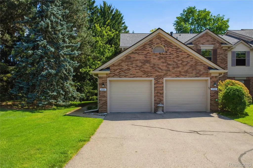 37091 Kirkshire Court Farmington Hills City MI 48331