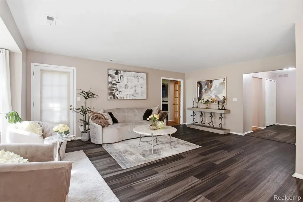 37091 Kirkshire Court Farmington Hills City MI 48331