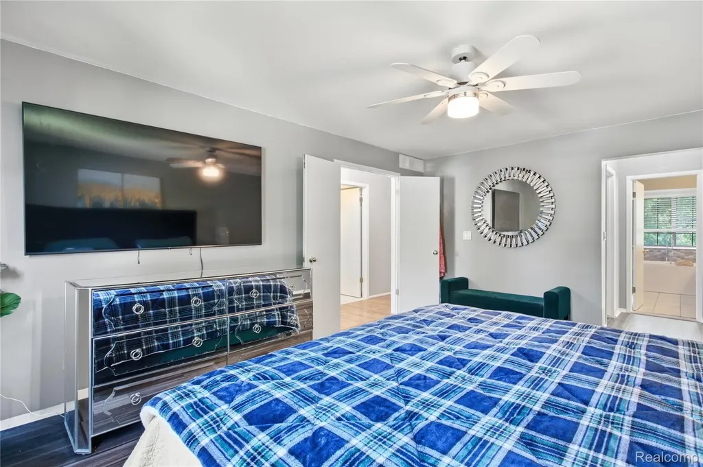 37091 Kirkshire Court Farmington Hills City MI 48331