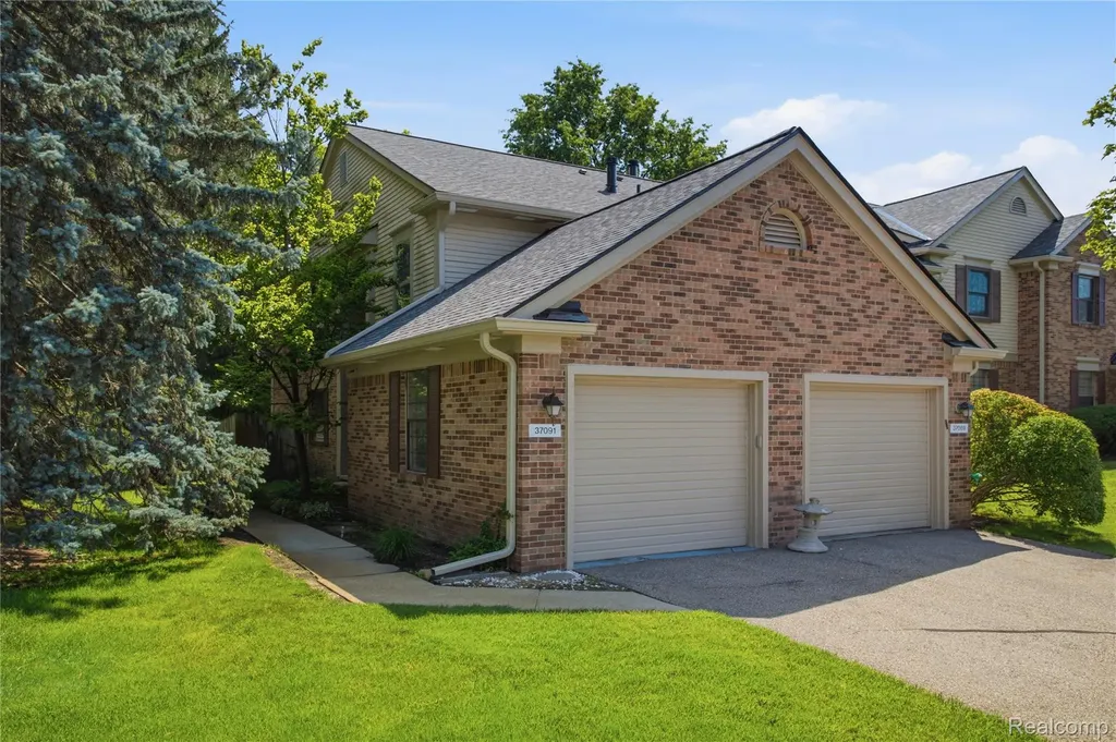 37091 Kirkshire Court Farmington Hills City MI 48331