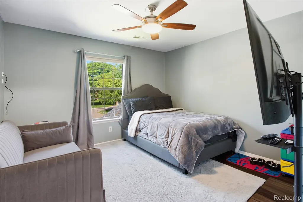 37091 Kirkshire Court Farmington Hills City MI 48331