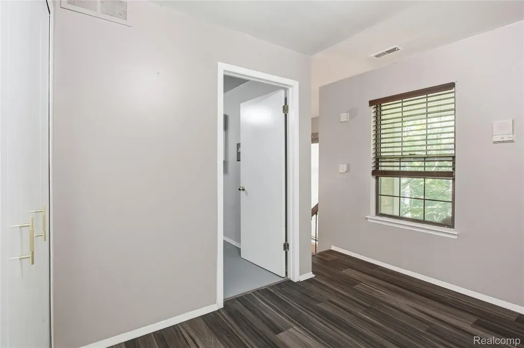 37091 Kirkshire Court Farmington Hills City MI 48331