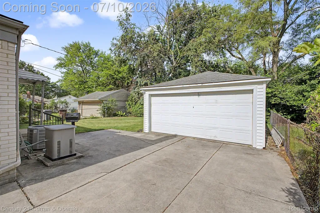 542 Central Street Inkster City MI 48141
