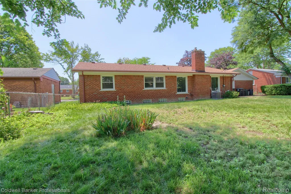 29464 Linda Street Livonia City MI 48154